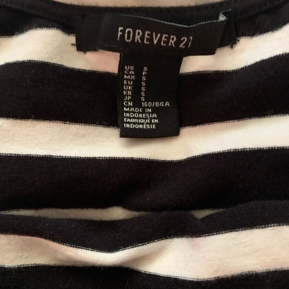 FOREVER 21 LONG SLEEVE STRIPED CROP TOP - Picture 2 of 3
